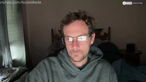 Snapshot of boysetsfire34 chatting on 11-24-25, 04:51 boysetsfire34 online show from 11-24-25, 04:51