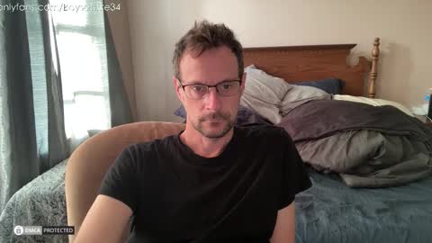 Snapshot of boysetsfire34 chatting on 12-20-25, 02:46 boysetsfire34 online show from 12-20-25, 02:46