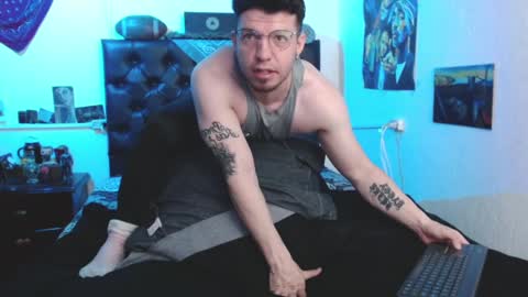 Snapshot of brad_hot_boy chatting on 01-11-25, 04:14 brad hot boy online show from 01-11-25, 04:14