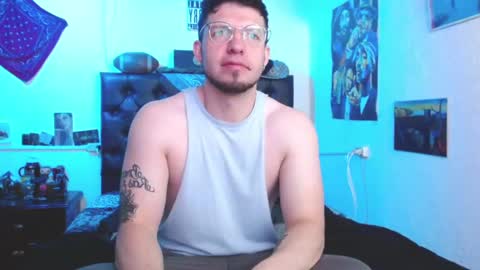 Snapshot of brad_hot_boy chatting on 01-25-25, 03:30 brad hot boy online show from 01-25-25, 03:30