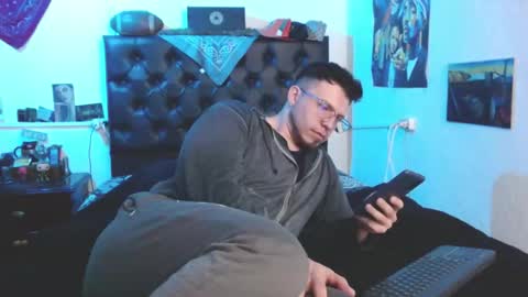 Snapshot of brad_hot_boy chatting on 10-14-25, 06:31 brad hot boy online show from 10-14-25, 06:31