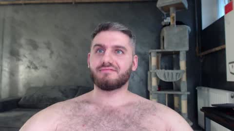 Snapshot of brad_pittfall chatting on 12-07-24, 01:07 ask me online show from 12-07-24, 01:07