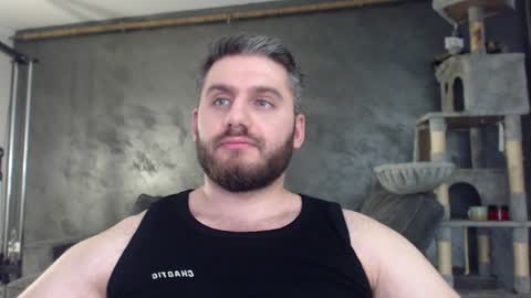 Snapshot of brad_pittfall chatting on 12-21-24, 01:42 ask me online show from 12-21-24, 01:42