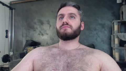 Snapshot of brad_pittfall chatting on 12-26-24, 08:00 ask me online show from 12-26-24, 08:00