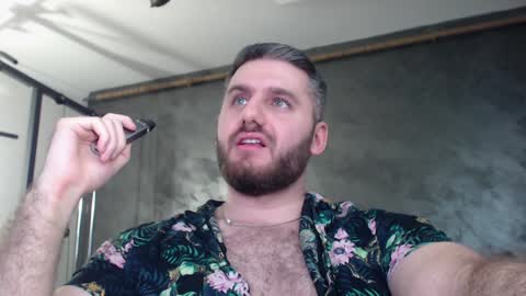 Snapshot of brad_pittfall chatting on 01-08-25, 05:05 ask me online show from 01-08-25, 05:05