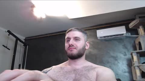 Snapshot of brad_pittfall chatting on 09-19-25, 08:09 ask me online show from 09-19-25, 08:09