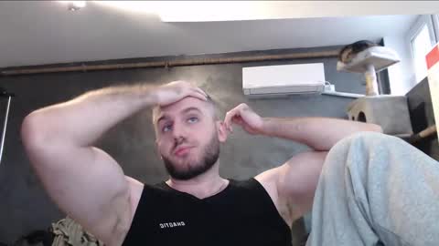 Snapshot of brad_pittfall chatting on 09-26-25, 02:21 ask me online show from 09-26-25, 02:21