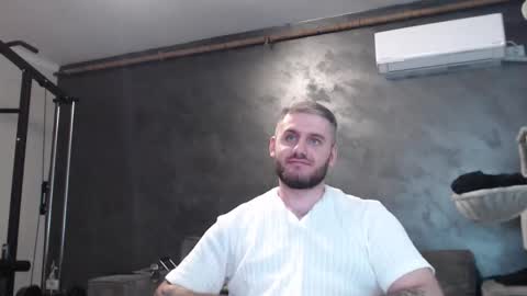 Snapshot of brad_pittfall chatting on 10-01-25, 06:58 ask me online show from 10-01-25, 06:58