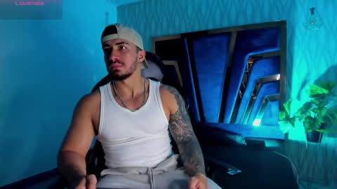 Snapshot of brad_summer chatting on 10-25-25, 05:19 brad summer online show from 10-25-25, 05:19