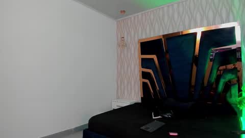 Snapshot of brad_summer chatting on 10-27-25, 05:28 brad summer online show from 10-27-25, 05:28