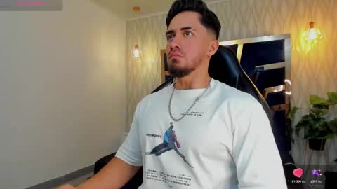 Snapshot of brad_summer chatting on 11-19-25, 05:24 brad summer online show from 11-19-25, 05:24