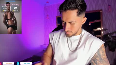 Snapshot of brad_summer chatting on 11-27-25, 05:37 brad summer online show from 11-27-25, 05:37