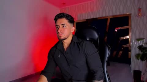 Snapshot of brad_summer chatting on 12-15-25, 05:17 brad summer online show from 12-15-25, 05:17