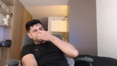 Snapshot of bradley_muscle chatting on 10-24-25, 06:37 Bradley online show from 10-24-25, 06:37