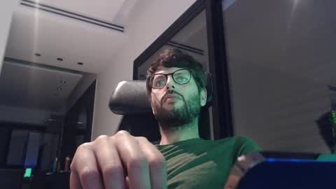 Snapshot of brads91 chatting on 10-01-25, 09:54 brads online show from 10-01-25, 09:54