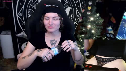 BrandiWRLD999 online show from 12-31-24, 09:50