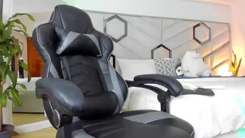 Brandon and Nath online show from 12-10-24, 12:06