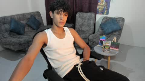 Snapshot of brandonstonexl chatting on 12-17-24, 04:01 Brandon Stone online show from 12-17-24, 04:01