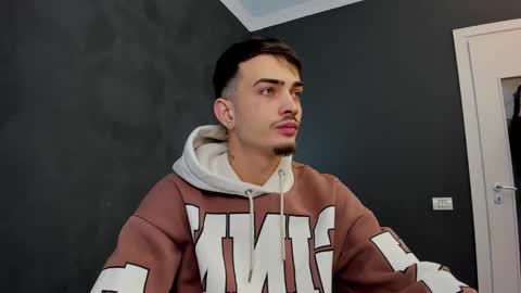 Snapshot of brandontatex chatting on 03-01-25, 12:23 BrandonTateX online show from 03-01-25, 12:23