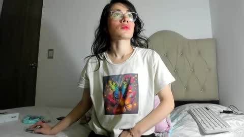 Snapshot of brandy_h69 chatting on 12-17-25, 03:01 brandy online show from 12-17-25, 03:01