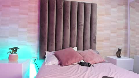   online show from 02-13-25, 05:05