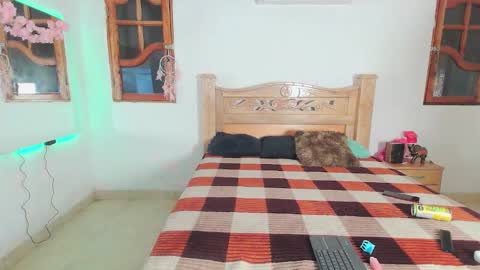 bratz_glloe online show from 03-02-26, 02:47