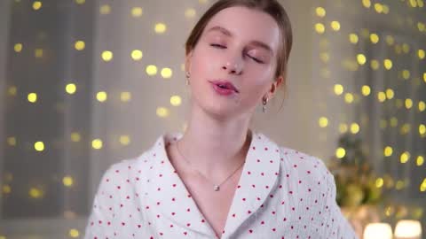 Snapshot of brave_journey chatting on 03-04-25, 04:30 Eli online show from 03-04-25, 04:30