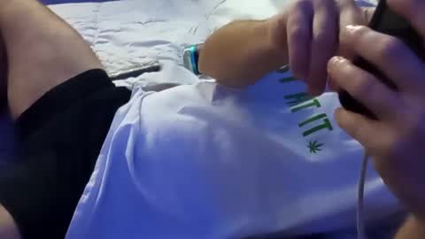 hard like rock online show from 12-30-24, 01:37