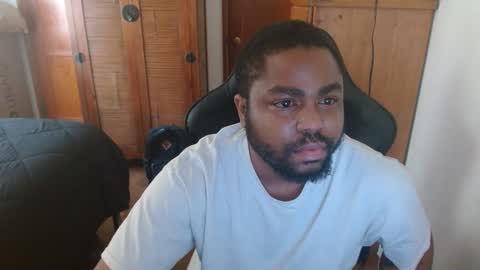 Snapshot of breadw1nnah chatting on 01-08-25, 10:37 Breadw1nnah online show from 01-08-25, 10:37