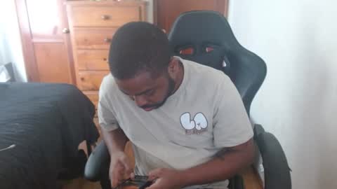 Snapshot of breadw1nnah chatting on 10-04-25, 07:56 Breadw1nnah online show from 10-04-25, 07:56