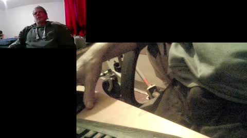 Snapshot of bremer64 chatting on 02-04-25, 10:00 bremer64 online show from 02-04-25, 10:00