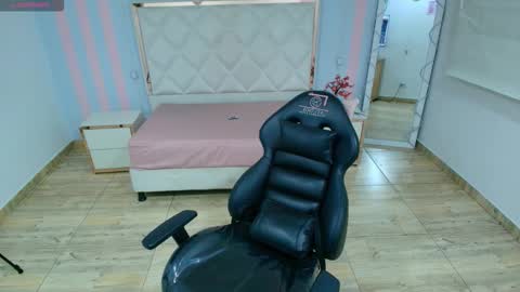 BRENDDA  online show from 12-15-25, 03:22