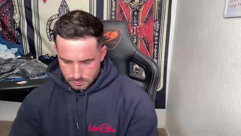 Snapshot of brettmycles chatting on 02-19-26, 06:37 Brett Mycles online show from 02-19-26, 06:37