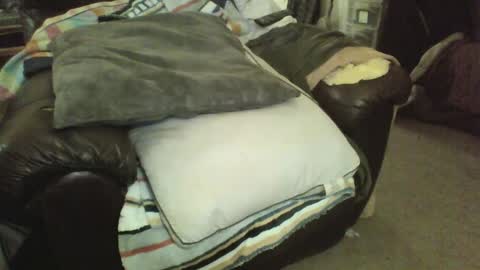 Snapshot of bri20fu chatting on 02-15-25, 07:06 raining down on me online show from 02-15-25, 07:06