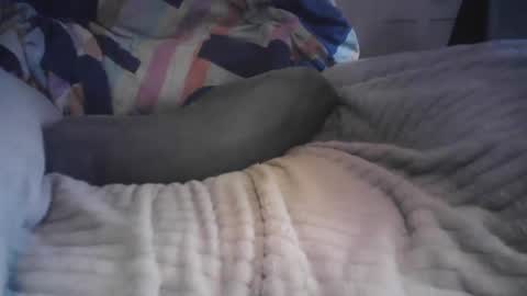 Snapshot of bri20fu chatting on 09-16-25, 05:58 raining down on me online show from 09-16-25, 05:58