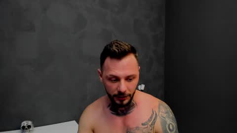 Snapshot of brianhunts chatting on 01-31-25, 01:02 Brian online show from 01-31-25, 01:02