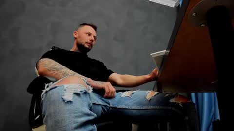 Snapshot of brianhunts chatting on 02-12-25, 07:02 Brian online show from 02-12-25, 07:02