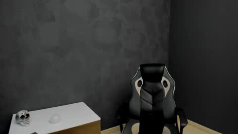 Snapshot of brianhunts chatting on 02-20-25, 07:12 Brian online show from 02-20-25, 07:12