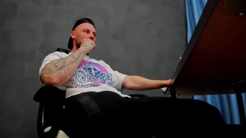 Snapshot of brianhunts chatting on 03-07-25, 06:46 Brian online show from 03-07-25, 06:46