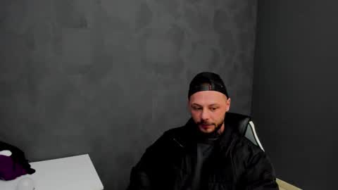 Snapshot of brianhunts chatting on 03-08-25, 06:54 Brian online show from 03-08-25, 06:54