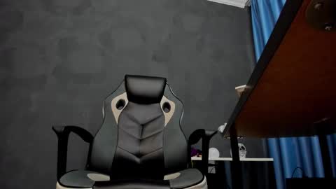 Snapshot of brianhunts chatting on 03-11-25, 05:49 Brian online show from 03-11-25, 05:49