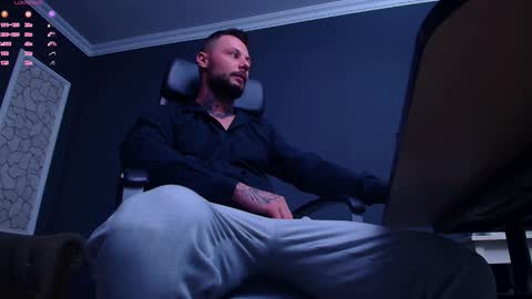 Snapshot of brianhunts chatting on 09-25-25, 06:06 Brian online show from 09-25-25, 06:06