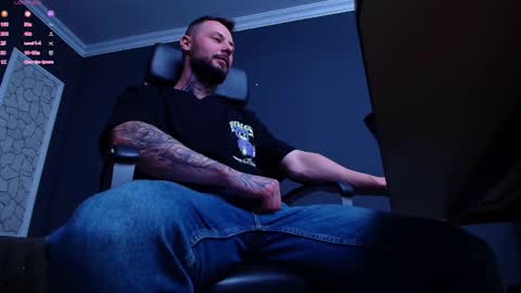 Snapshot of brianhunts chatting on 10-11-25, 06:12 Brian online show from 10-11-25, 06:12