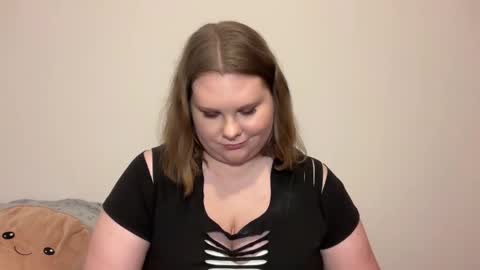 Snapshot of briannakiss21 chatting on 10-29-25, 10:22 Brianna online show from 10-29-25, 10:22