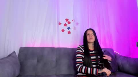 Snapshot of briannasweet_01 chatting on 10-17-25, 01:46 Brianna  online show from 10-17-25, 01:46
