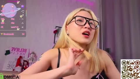 Snapshot of bridgetbottrel chatting on 01-08-26, 12:24 Bridget online show from 01-08-26, 12:24