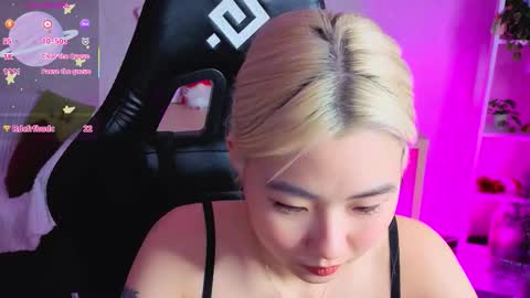 Snapshot of bridgetbottrel chatting on 01-09-26, 12:13 Bridget online show from 01-09-26, 12:13