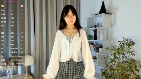 Snapshot of bridgetbottrell chatting on 10-25-25, 01:13 Hanna online show from 10-25-25, 01:13