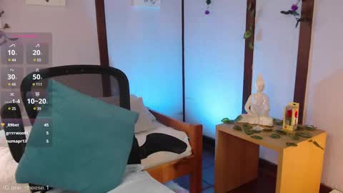 Brie  Ill be away November 2829 and 30. See u on Sunday for more fun online show from 03-09-25, 07:26