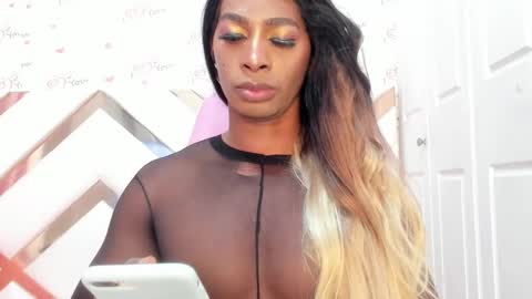 Snapshot of briggittebony chatting on 01-12-25, 12:23 BIRGGITTEBONY online show from 01-12-25, 12:23